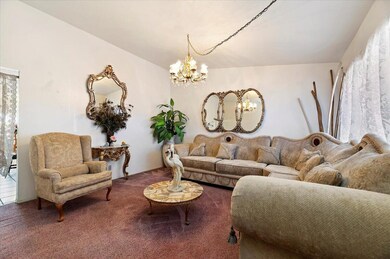 05-Living Room