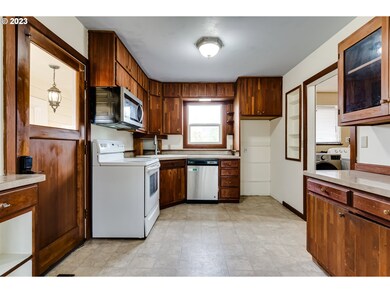 145 N 2nd St, Creswell, OR 97426 - photo 6