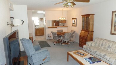 1018 condo 008
