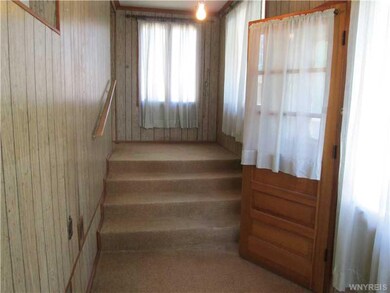 Porch - Enclosed. Breezeway/large mudroom/enclosed