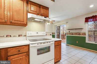 8075 Brightwood Ct, Ellicott City, MD 21043 - photo 7