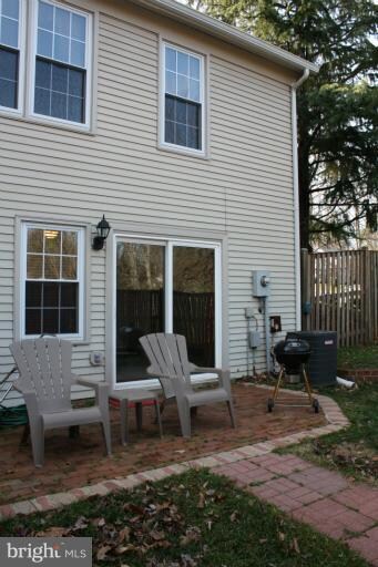 15055 Maple Glen Ct, Dumfries, VA 22025 - photo 7