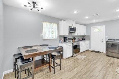 5815 Schevers St unit A, Houston, TX 77033 - photo 2