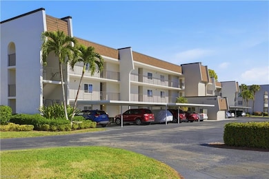 25804 Cockleshell Dr unit 112, Bonita Springs, FL 34135 - photo 5