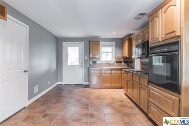 103 E Avenue C, Copperas Cove, TX 76522 - photo 6