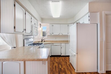 006_144_heather_dr_marshall_mi_49068_6_o