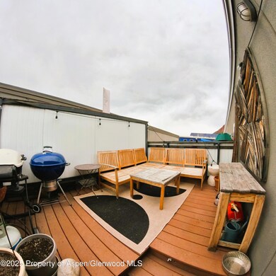 Outdoor deck