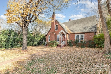 515 S Ashe Ave, Newton, NC 28658 - photo 3