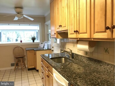 312 Branch Cir SE, Vienna, VA 22180 - photo 3