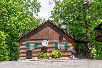 2210 Hawks Point Way, Sevierville, TN 37862 - photo 2