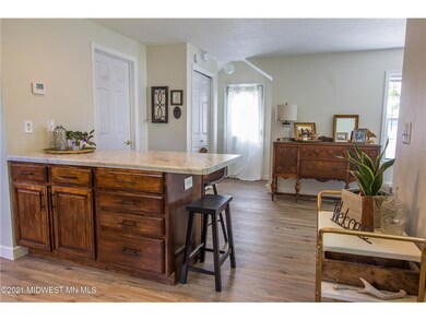 09 Large Kitchen Island