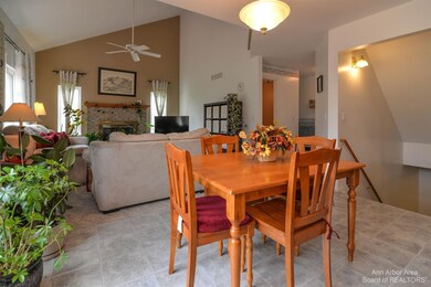 2338 Dahlia Ct unit 21, Ann Arbor, MI 48103 - photo 5