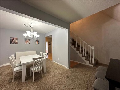 2524 E Marion St, Des Moines, IA 50320 - photo 2