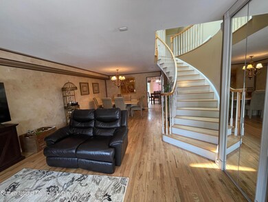 112 Herrick Ave, Staten Island, NY 10309 - photo 3