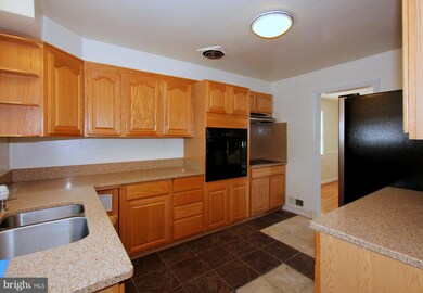 2213 Jameson St, Temple Hills, MD 20748 - photo 7