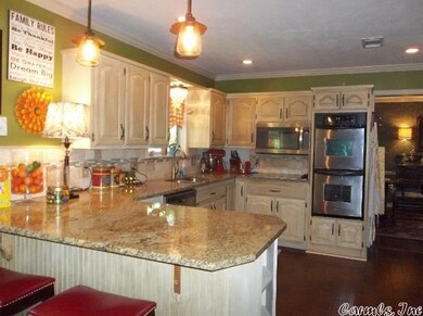 Updated Kitchen w/Granite Counter Tops!