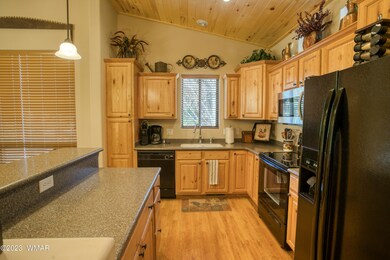 004_Kitchen