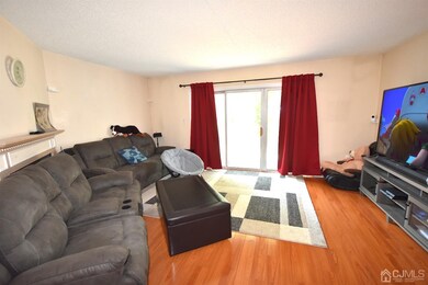 9 Chelsea Ct, Franklin Park, NJ 08823 - photo 4