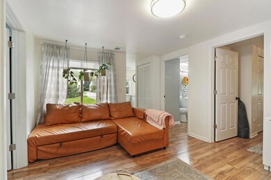 1304 W Ridgeland Ave, Waukegan, IL 60085 - photo 4