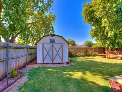 2433 E Hills Dr, Moore, OK 73160 - photo 3