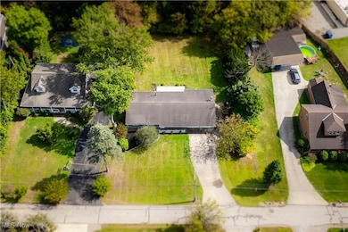 9749 E River Rd N, Olmsted Falls, OH 44138 - photo 2