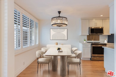 8535 W West Knoll Dr unit 109, West Hollywood, CA 90069 - photo 7