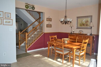 223 Arbor Vista Ln, Owings Mills, MD 21117 - photo 3