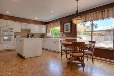 005 Kitchen
