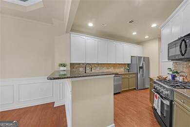 Kitchen breakfast bar.