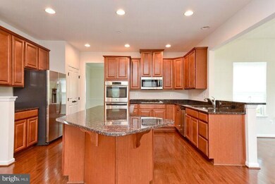 2215 Lake Forest Dr, Upper Marlboro, MD 20774 - photo 6