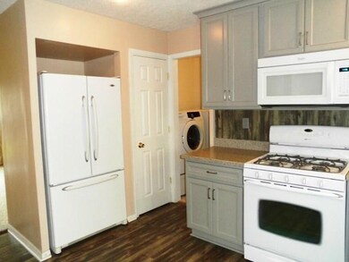 2905 Centre Ct, Indianapolis, IN 46203 - photo 7