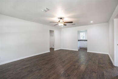 701 S Howeth St, Gainesville, TX 76240 - photo 6