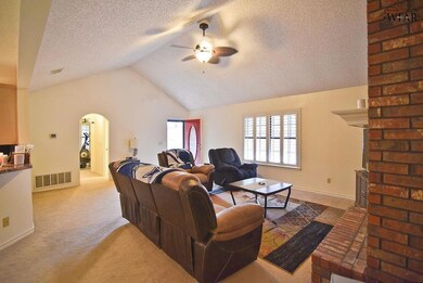 1526 Cynthia Ln, Wichita Falls, TX 76302 - photo 6