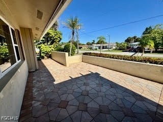 5560 Burnham Ct, North Fort Myers, FL 33903 - photo 4