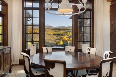 125_rolling_hills_FALL_interior_dining