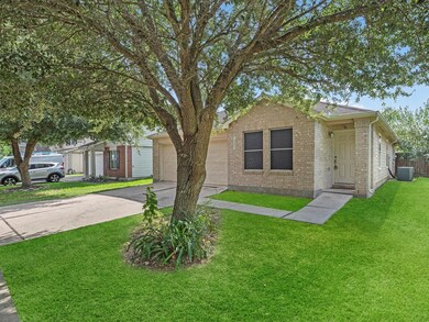 10323 Hinesburg Ct, Houston, TX 77075 - photo 2