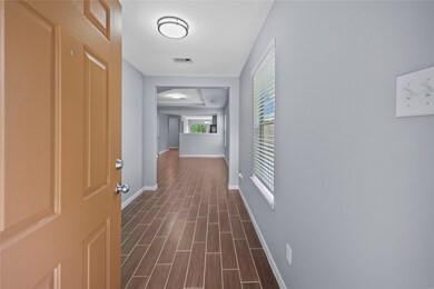 8831 Summerset Meadow Ct, Houston, TX 77075 - photo 3