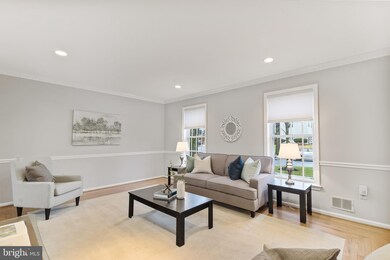 11017 Rutledge Dr, North Potomac, MD 20878 - photo 4