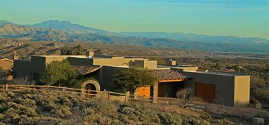Spectacular Mountain Views!!