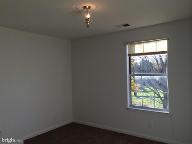 1123 Huntmaster Terrace NE unit 201, Leesburg, VA 20176 - photo 7