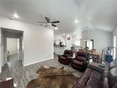 804 W Inez St, Beeville, TX 78102 - photo 5