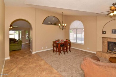 FORMAL DINING