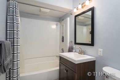 2120 Audobon St-15