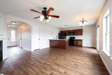 319 Aniken Cir, Boiling Springs, SC 29316 - photo 3