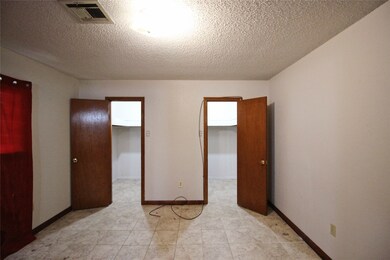 8630 Venus St, Houston, TX 77088 - photo 7