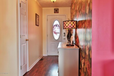 520 Helm Ln, Mount Washington, KY 40047 - photo 2