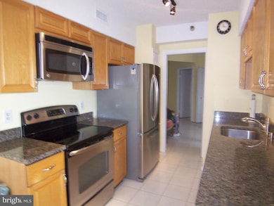 The Fallswood, Rockville, MD 20852 - photo 5