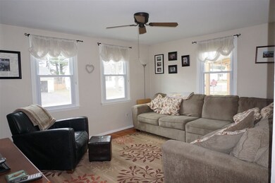 17 Maplewood Ave, Dover, NH 03820 - photo 5