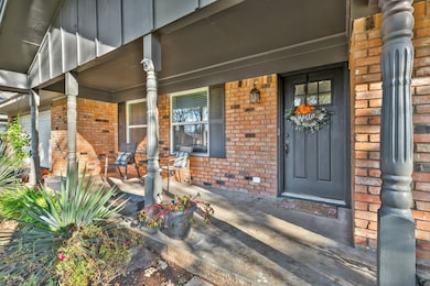 1304 W Redbud Dr, Hurst, TX 76053 - photo 5