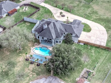 2320 Abingdon Rd, Alvin, TX 77511 - photo 2